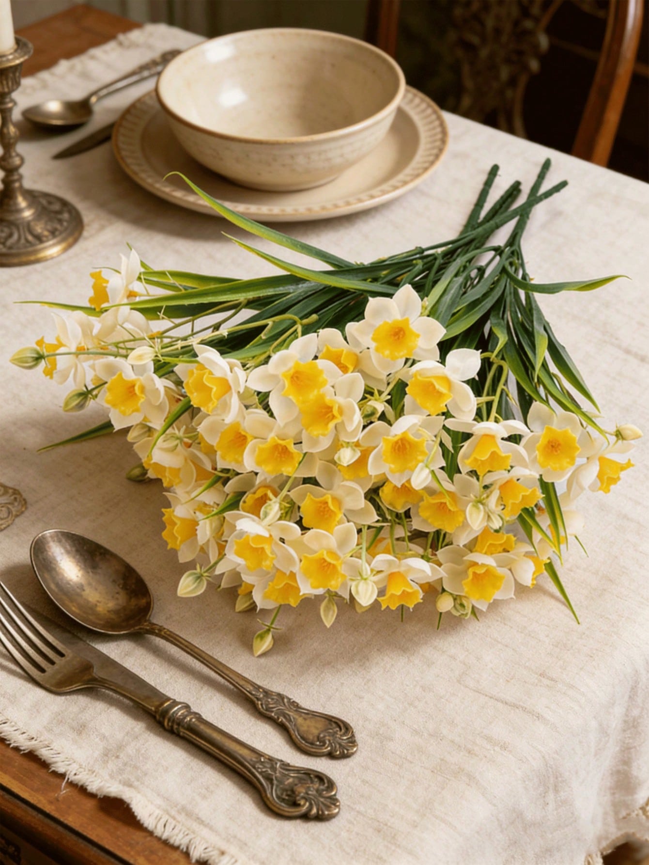 Bulk Artificial Daffodil Bouquet – UV Resistant Faux Daffodil Stems for Outdoor Planters, Spring Home Décor & Garden Arrangements (Bulk)
