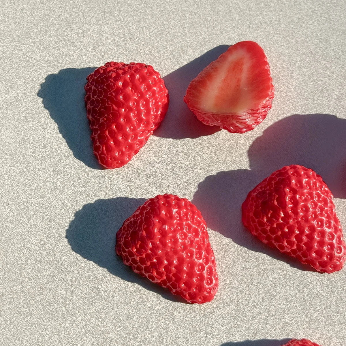Artificial Strawberries Bulk (10/20PCS) – Fake Plastic Fruit for Home Styling