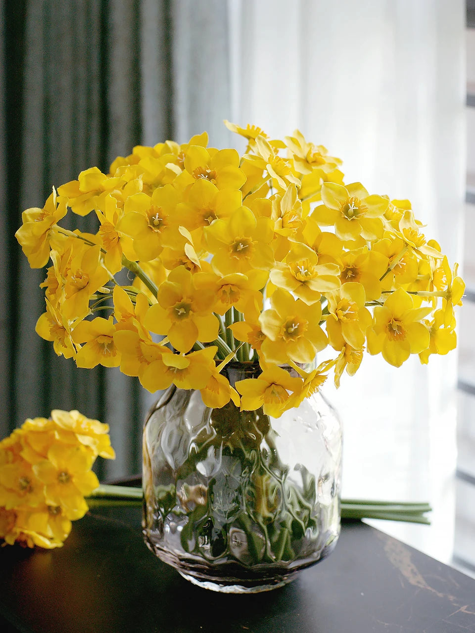 6/18PCS Realistic Faux Daffodil Flowers Bulk – Polyurethane Artificial Daffodil Bouquet