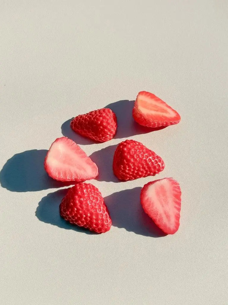 Artificial Strawberries Bulk (10/20PCS) – Fake Plastic Fruit for Home Styling