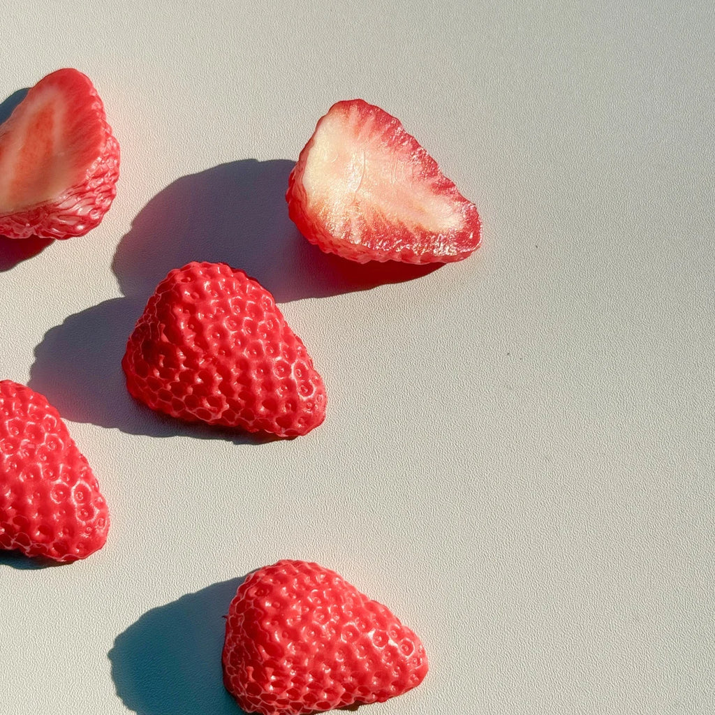 Artificial Strawberries Bulk (10/20PCS) – Fake Plastic Fruit for Home Styling