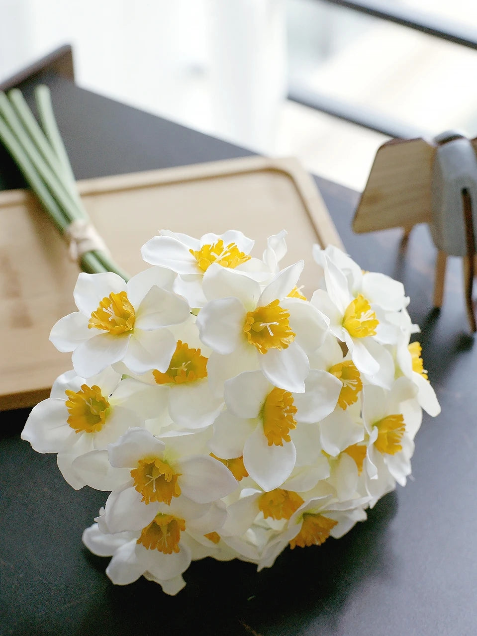 6/18PCS Realistic Faux Daffodil Flowers Bulk – Polyurethane Artificial Daffodil Bouquet
