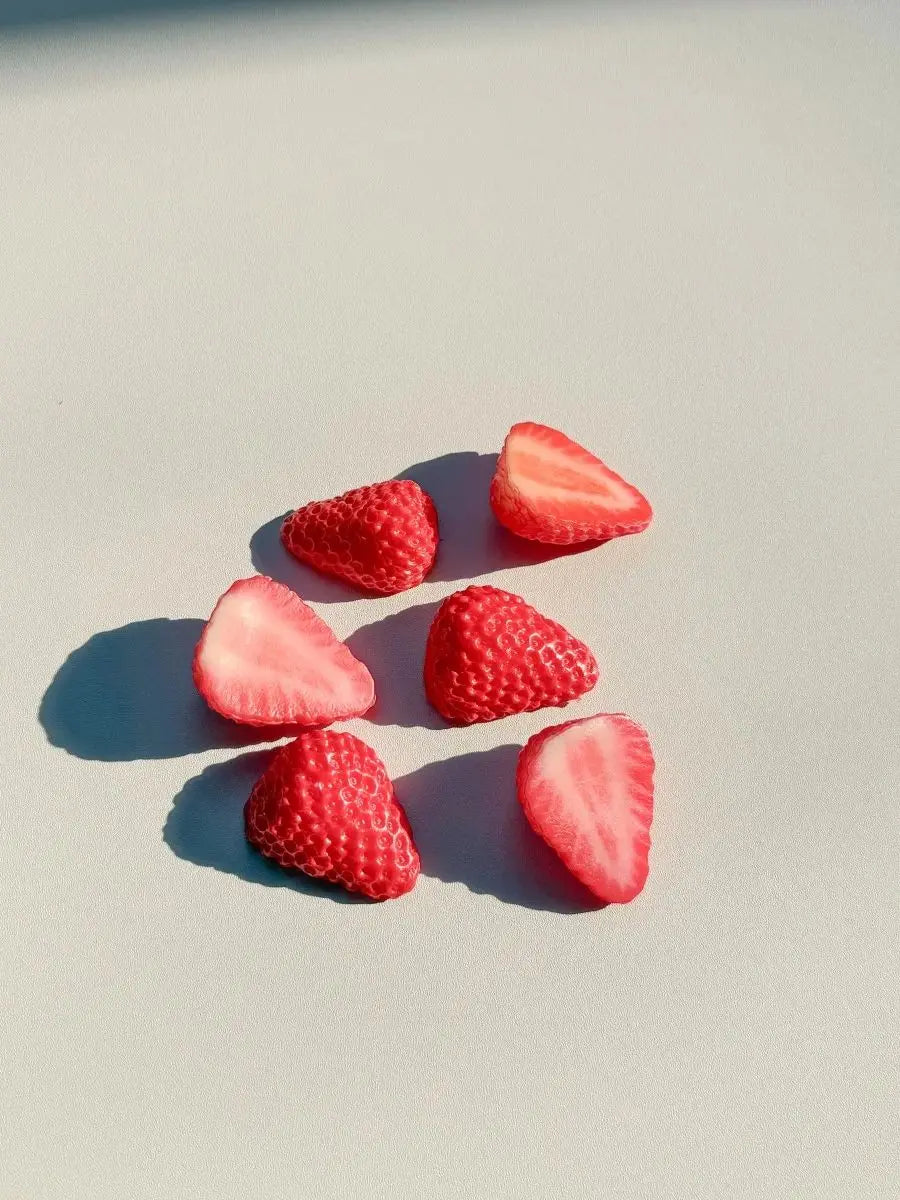 Artificial Strawberries Bulk (10/20PCS) – Fake Plastic Fruit for Home Styling